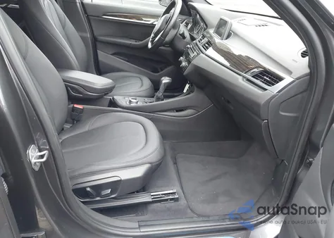 2017 BMW X1 xDrive28I из США, поврежденный, VIN WBXHT3C3XH5F77351